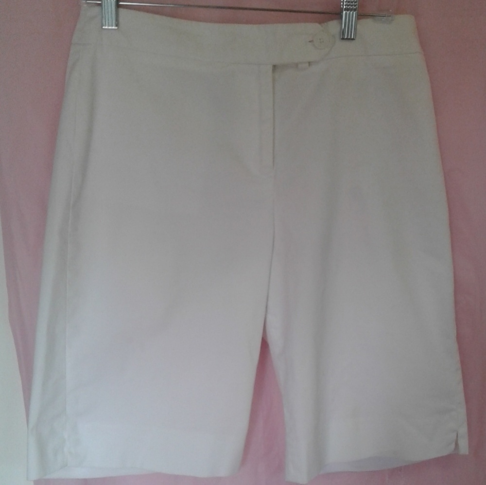 ⛵ Jones New York Signature Bermuda Shorts